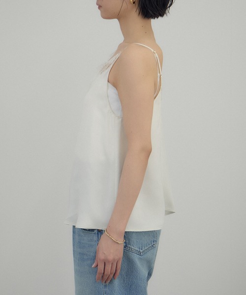 SALON adam et rope'（サロン アダム エ ロペ）の「フレンチレースフィブリルサテンキャミソール（キャミソール・レディース・ブラック/オフホワイト・FREE）」の13枚目の写真