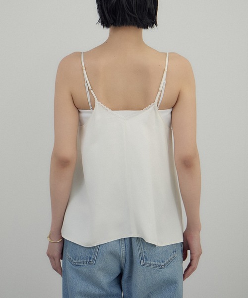 SALON adam et rope'（サロン アダム エ ロペ）の「フレンチレースフィブリルサテンキャミソール（キャミソール・レディース・ブラック/オフホワイト・FREE）」の14枚目の写真