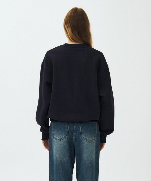 MAIS（マイス）の「MAIS BOUCLE LOGO SWEAT SHIRT / NAVY（スウェット・レディース・その他・FREE）」の5枚目の写真