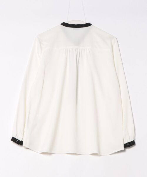 m.f.editorial（エムエフエディトリアル）の「【ストレッチ イージーケア】m.f.エディトリアル レディース パールボウタイ 長袖プルオーバーブラウス（シャツ/ブラウス・レディース・ネイビー/アイボリー・MEDIUM/LARGE）」の4枚目の写真