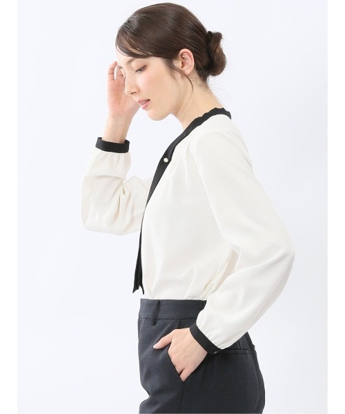 m.f.editorial(エムエフエディトリアル)の「【ストレッチ イージーケア】m.f.エディトリアル レディース パールボウタイ 長袖 プルオーバー ブラウス(シャツ/ブラウス・レディース・ネイビー/アイボリー・MEDIUM/LARGE)」の20枚目の写真