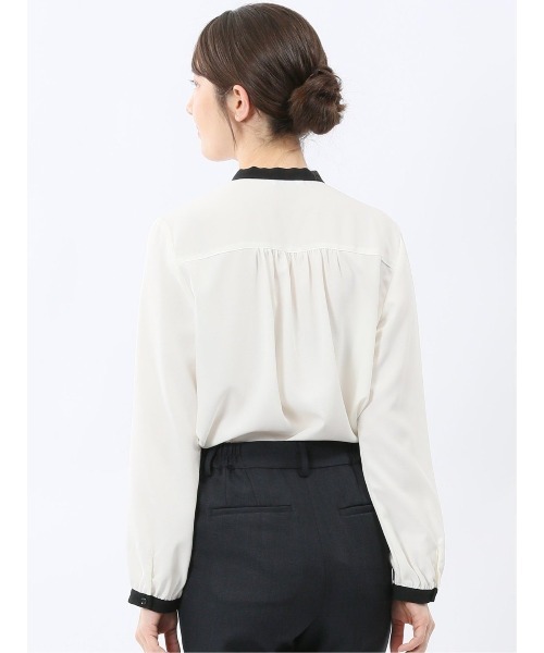 m.f.editorial(エムエフエディトリアル)の「【ストレッチ イージーケア】m.f.エディトリアル レディース パールボウタイ 長袖 プルオーバー ブラウス(シャツ/ブラウス・レディース・ネイビー/アイボリー・MEDIUM/LARGE)」の21枚目の写真