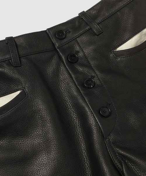 MASU（エムエーエスユー）の「LEATHER SHORTS（その他パンツ・メンズ・ブラック・46/44）」の4枚目の写真