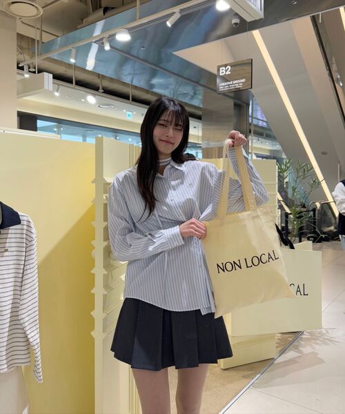 NONLOCAL（ノンローカル）の「[ノンローカルxイーサックバッグ] Lily Hand Drawing Sweatshirt - Cream Yellow（スウェット・レディース・その他・FREE）」の3枚目の写真