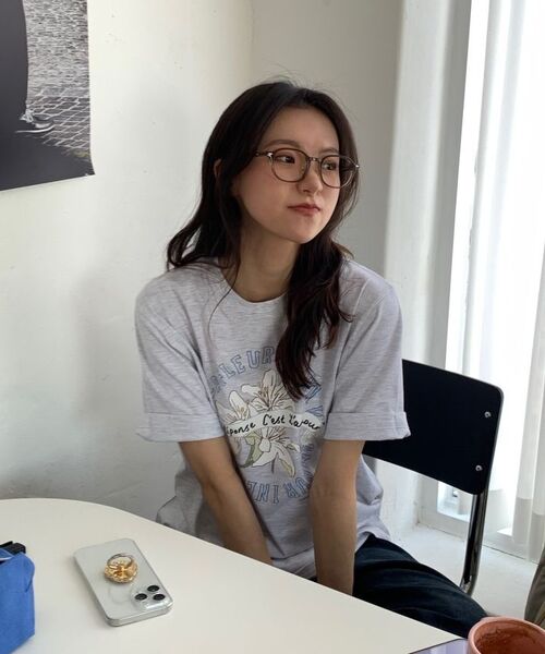 NONLOCAL（ノンローカル）の「[ノンローカルxイーサックバッグ] Lily Hand Drawing Sweatshirt - Cream Yellow（スウェット・レディース・その他・FREE）」の4枚目の写真