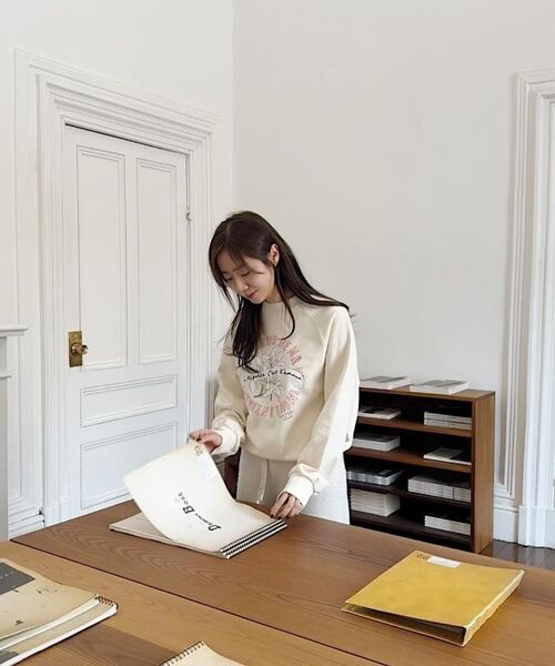 NONLOCAL（ノンローカル）の「[ノンローカルxイーサックバッグ] Lily Hand Drawing Sweatshirt - Cream Yellow（スウェット・レディース・その他・FREE）」の10枚目の写真