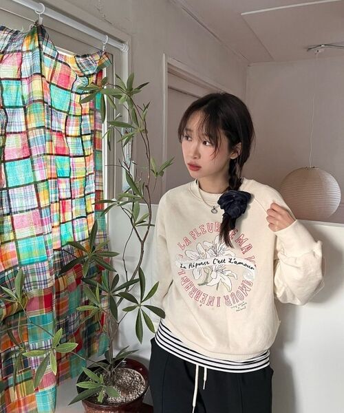 NONLOCAL（ノンローカル）の「[ノンローカルxイーサックバッグ] Lily Hand Drawing Sweatshirt - Cream Yellow（スウェット・レディース・その他・FREE）」の11枚目の写真
