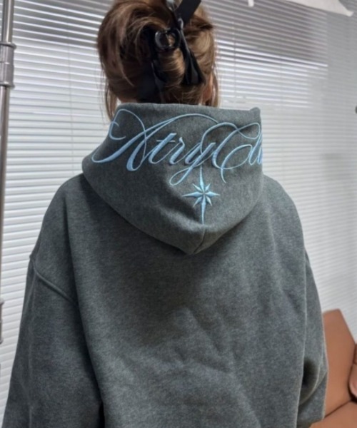 Ritzy(リッツィー)の「スターモチーフ刺繍 裏起毛パーカー(パーカー・レディース・ブラック/グレー/チャコールグレー・M/L)」の18枚目の写真