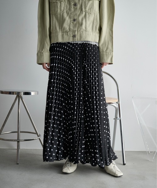 THE YOn（ザヨン）の「ドットプリーツマキシスカート（スカート・レディース・ブラック/アイボリー/グリーン・FREE）」の20枚目の写真