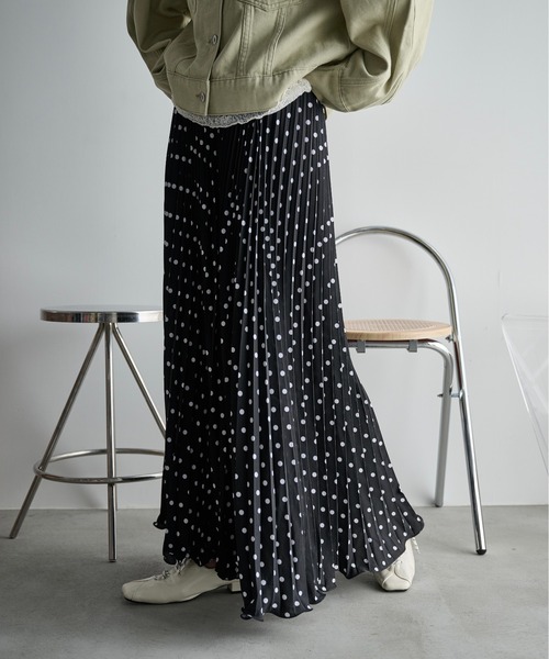 THE YOn（ザヨン）の「ドットプリーツマキシスカート（スカート・レディース・ブラック/アイボリー/グリーン・FREE）」の22枚目の写真
