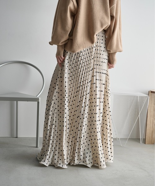 THE YOn（ザヨン）の「ドットプリーツマキシスカート（スカート・レディース・ブラック/アイボリー/グリーン・FREE）」の13枚目の写真