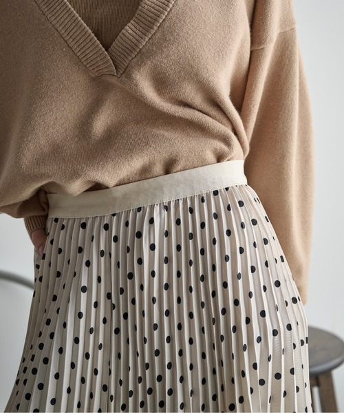THE YOn（ザヨン）の「ドットプリーツマキシスカート（スカート・レディース・ブラック/アイボリー/グリーン・FREE）」の14枚目の写真
