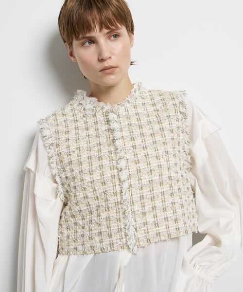 LANVIN en Bleu(ランバンオンブルー)の「リボンヤーンツイードショートベスト(シャツ/ブラウス・レディース・オフホワイト/ブルー系その他・36/38)」の1枚目の写真