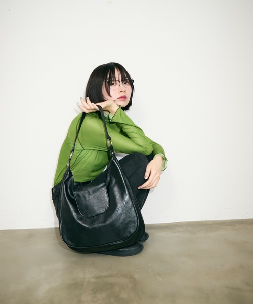 TONER(トナー)の「フラップレザーハーフムーンショルダーバッグ/ロゴプレート付き(ショルダーバッグ・レディース・ベージュ/ブラック/ブラウン・FREE)」の20枚目の写真