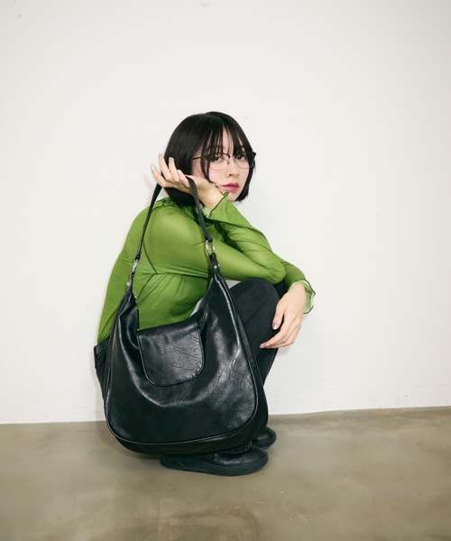 TONER(トナー)の「フラップレザーハーフムーンショルダーバッグ/ロゴプレート付き(ショルダーバッグ・レディース・ベージュ/ブラック/ブラウン・FREE)」の21枚目の写真