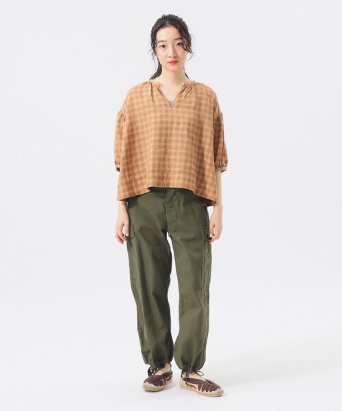 BEAMS BOY(ビームスボーイ)の「リネン チェック スモック シャツ <イージーケア>(シャツ/ブラウス・レディース・ブラック/ベージュ/レッド・ONE SIZE)」の4枚目の写真