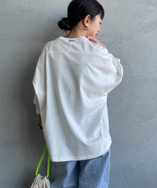 AMERICANA（アメリカーナ）の「[Americana/アメリカーナ] 別注 AMRCN ショート丈フロッキープリントTシャツ【追加】（Tシャツ/カットソー・レディース・イエロー/ネイビー/オフホワイト・ONE SIZE）」の5枚目の写真