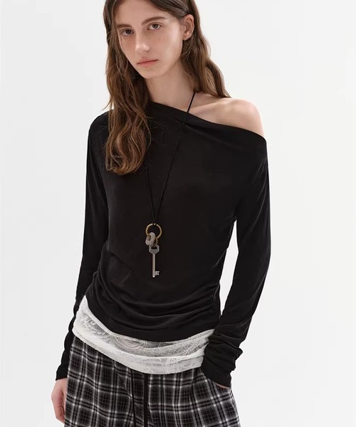 Fano Studios(ファノ ストゥディオズ)の「レース アシンメトリーオフショルダー フェイクレイヤードトップス FC26S002【Fano Studios】【2026SS】(Tシャツ/カットソー・レディース・ブラック・L/M/S)」の8枚目の写真