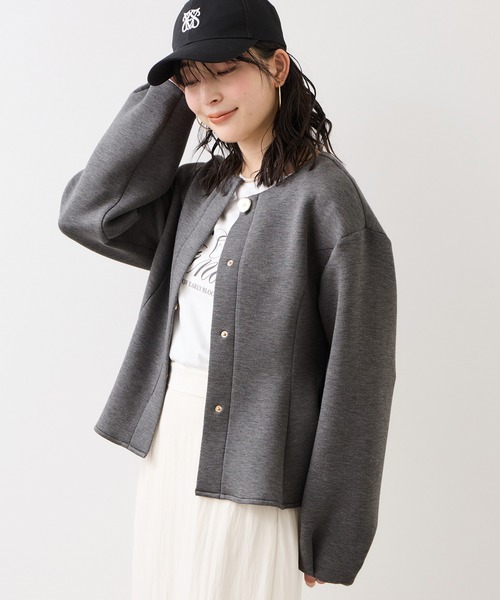 VIS(ビス)の「ボタンポイントペプラムカットジャケット(カーディガン/ボレロ・レディース・ブラック/グレー・FREE)」の2枚目の写真