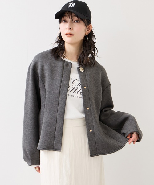 VIS(ビス)の「ボタンポイントペプラムカットジャケット(カーディガン/ボレロ・レディース・ブラック/グレー・FREE)」の3枚目の写真