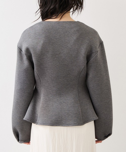 VIS(ビス)の「ボタンポイントペプラムカットジャケット(カーディガン/ボレロ・レディース・ブラック/グレー・FREE)」の13枚目の写真