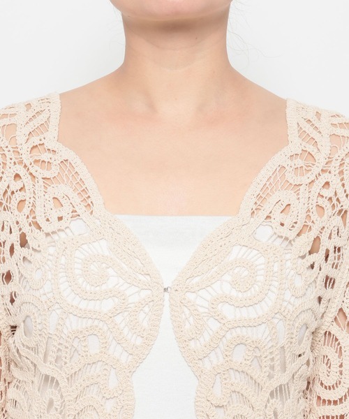 mysty woman（ミスティウーマン）の「スカラクロシェ風カーディガンLS 666021（シャツ/ブラウス・レディース・アイボリー/ブラック・FREE）」の21枚目の写真