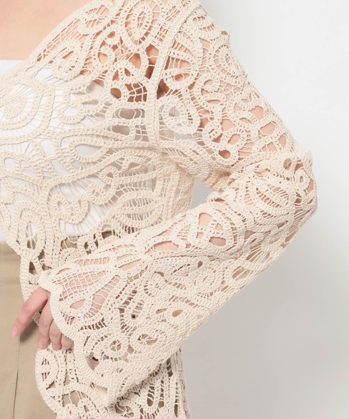 mysty woman（ミスティウーマン）の「スカラクロシェ風カーディガンLS 666021（シャツ/ブラウス・レディース・アイボリー/ブラック・FREE）」の3枚目の写真