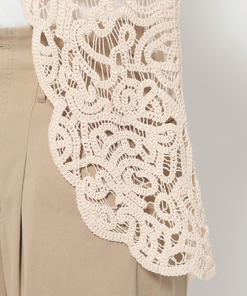 mysty woman（ミスティウーマン）の「スカラクロシェ風カーディガンLS 666021（シャツ/ブラウス・レディース・アイボリー/ブラック・FREE）」の4枚目の写真