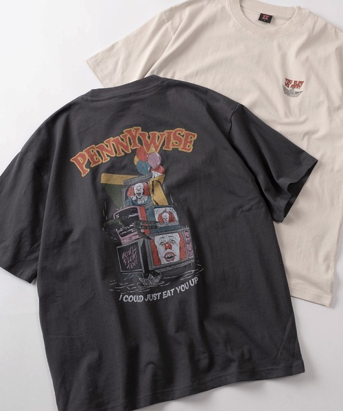 SlashDate（スラッシュデイト）の「【71】【Warner Bros/ワーナー・ブラザース】ペニーワイズ グレムリン ユーズドライク プリントTシャツ/バックプリント/ユニセックス/レディース/メンズ（Tシャツ/カットソー・レディース・グレー系5/グレー系4/アイボリー系5/アイボリー系4/グレー系1/グレー系/グレー系3/グレー系2/アイボリー系1/アイボリー系/アイボリー系3/アイボリー系2・XL/L/M）」の3枚目の写真