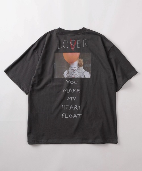 SlashDate（スラッシュデイト）の「【71】【Warner Bros/ワーナー・ブラザース】ペニーワイズ グレムリン ユーズドライク プリントTシャツ/バックプリント/ユニセックス/レディース/メンズ（Tシャツ/カットソー・レディース・グレー系5/グレー系4/アイボリー系5/アイボリー系4/グレー系1/グレー系/グレー系3/グレー系2/アイボリー系1/アイボリー系/アイボリー系3/アイボリー系2・XL/L/M）」の14枚目の写真