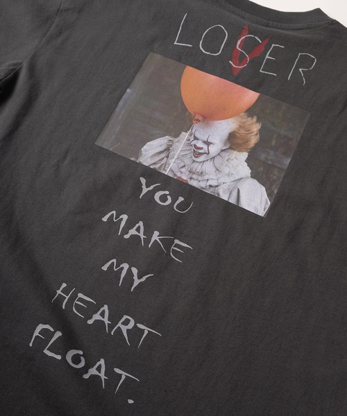 SlashDate（スラッシュデイト）の「【71】【Warner Bros/ワーナー・ブラザース】ペニーワイズ グレムリン ユーズドライク プリントTシャツ/バックプリント/ユニセックス/レディース/メンズ（Tシャツ/カットソー・レディース・グレー系5/グレー系4/アイボリー系5/アイボリー系4/グレー系1/グレー系/グレー系3/グレー系2/アイボリー系1/アイボリー系/アイボリー系3/アイボリー系2・XL/L/M）」の19枚目の写真