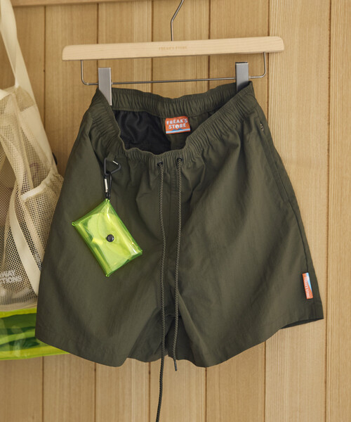 FREAK'S STORE(フリークスストア)の「【Beach & Festival】リサイクルナイロン イージーショーツ 巾着バッグ付き(その他パンツ・レディース・ベージュ/レオパード/ピンク/その他/オリーブ/ブラック・MEDIUM/SMALL)」の3枚目の写真