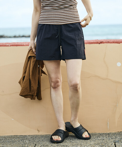 FREAK'S STORE(フリークスストア)の「【Beach & Festival】リサイクルナイロン イージーショーツ 巾着バッグ付き(その他パンツ・レディース・ベージュ/レオパード/ピンク/その他/オリーブ/ブラック・MEDIUM/SMALL)」の18枚目の写真