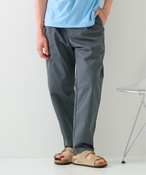 UNIVERSAL OVERALL(ユニバーサルオーバーオール)の「【UNIVERSAL OVERALL】Adictive TUCK TAPERD/アディクティブ タック テーパード パンツ(その他パンツ・メンズ・ブラック/チャコールグレー/グレイッシュベージュ・28/30/32/34/36)」の2枚目の写真