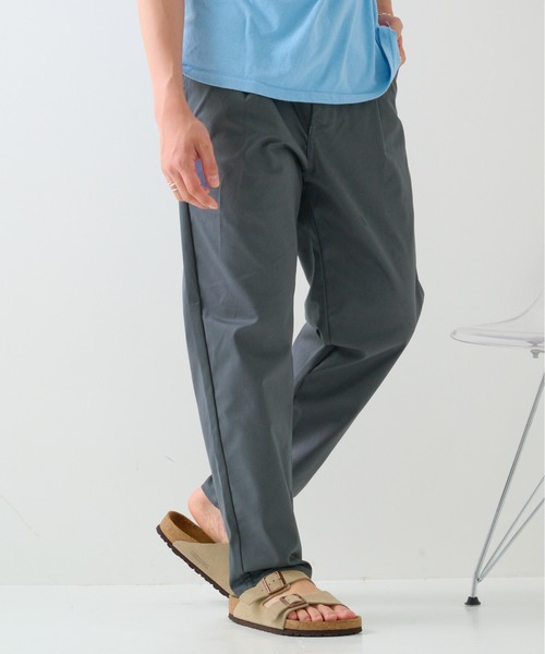 UNIVERSAL OVERALL(ユニバーサルオーバーオール)の「【UNIVERSAL OVERALL】Adictive TUCK TAPERD/アディクティブ タック テーパード パンツ(その他パンツ・メンズ・ブラック/チャコールグレー/グレイッシュベージュ・28/30/32/34/36)」の10枚目の写真