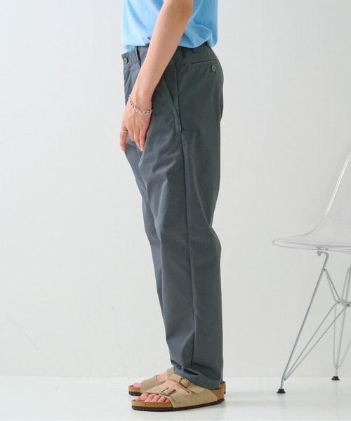 UNIVERSAL OVERALL(ユニバーサルオーバーオール)の「【UNIVERSAL OVERALL】Adictive TUCK TAPERD/アディクティブ タック テーパード パンツ(その他パンツ・メンズ・ブラック/チャコールグレー/グレイッシュベージュ・28/30/32/34/36)」の13枚目の写真