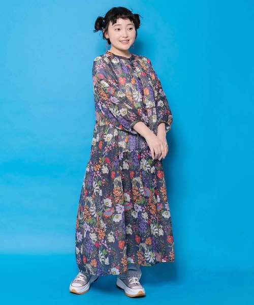 ScoLar（スカラー）の「ScoLar(スカラー) 花ネコ柄シアー素材ティアードシャツワンピ（シャツワンピース・レディース・ブラック/ネイビー・MEDIUM）」の7枚目の写真