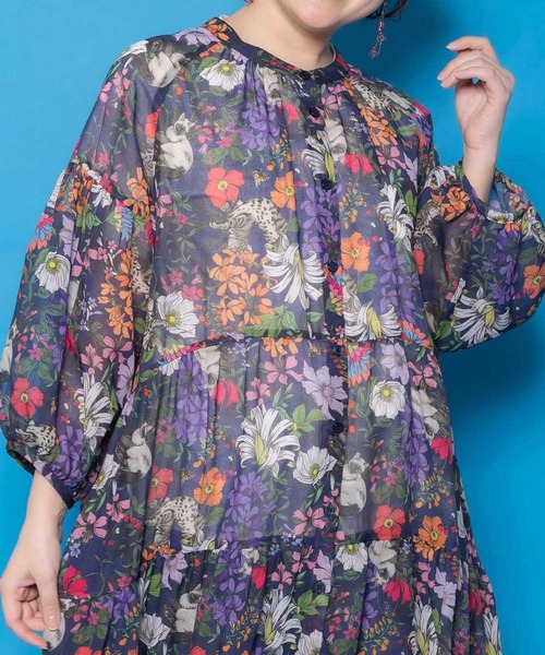 ScoLar（スカラー）の「ScoLar(スカラー) 花ネコ柄シアー素材ティアードシャツワンピ（シャツワンピース・レディース・ブラック/ネイビー・MEDIUM）」の8枚目の写真