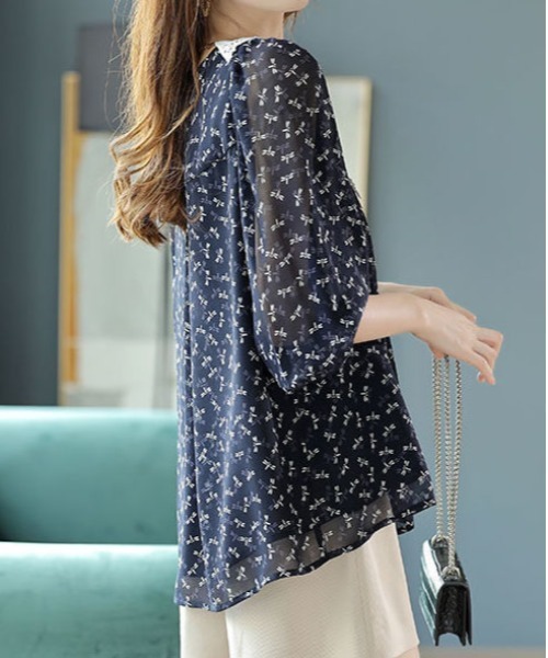 ＆soiree（アンドソワレ）の「レースカラーオーバーサイズシアーブラウス（シャツ/ブラウス・レディース・ネイビー・MEDIUM/LARGE/X-LARGE）」の2枚目の写真