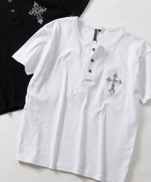 【31】クロスモチーフ ラインストーン ジャストフィット ヘンリーネックTシャツ