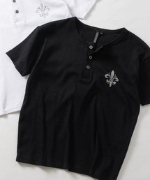 【31】クロスモチーフ ラインストーン ジャストフィット ヘンリーネックTシャツ