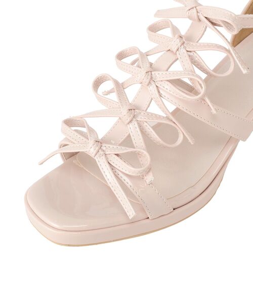 Maison de FLEUR(メゾンドフルール)の「エナメルリボンサンダル(サンダル・レディース・ライトピンク/ブラック・L/M/S)」の9枚目の写真