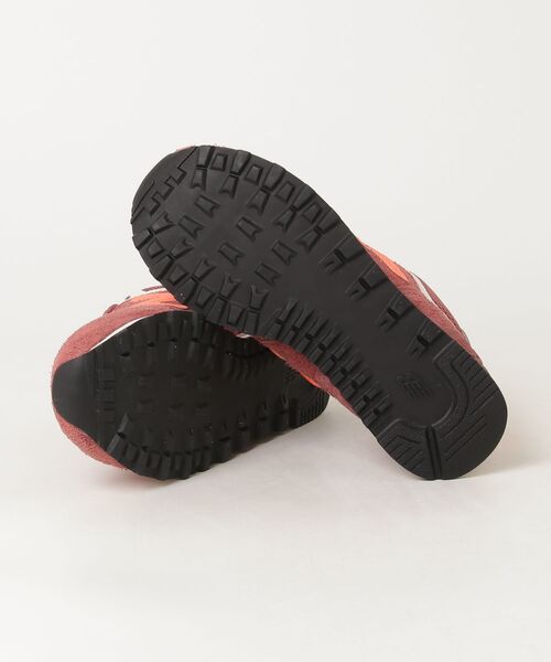 NEW BALANCE(ニューバランス)の「574(スニーカー・レディース・レッド/グレー・22.0cm/22.5cm/23.0cm/23.5cm/24.0cm/24.5cm/25.0cm/25.5cm/26.0cm/26.5cm/27.0cm/27.5cm/28.0cm/28.5cm/29.0cm/30.0cm)」の6枚目の写真