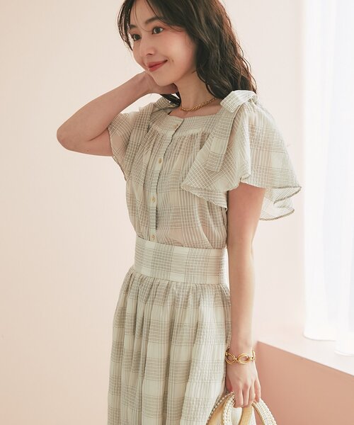 La boutique BonBon(ラブティックボンボン)の「【セットアップ可・お上品愛され】シアーチェックリボンショルダーブラウス(シャツ/ブラウス・レディース・サックスブルー/オフホワイト・FREE)」の6枚目の写真