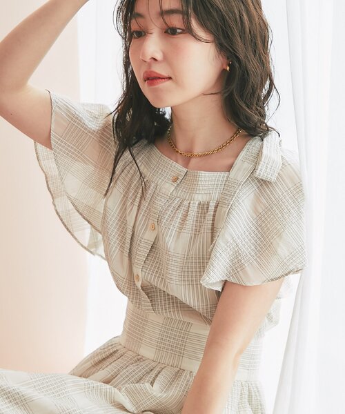 La boutique BonBon(ラブティックボンボン)の「【セットアップ可・お上品愛され】シアーチェックリボンショルダーブラウス(シャツ/ブラウス・レディース・サックスブルー/オフホワイト・FREE)」の8枚目の写真