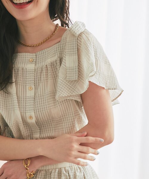 La boutique BonBon(ラブティックボンボン)の「【セットアップ可・お上品愛され】シアーチェックリボンショルダーブラウス(シャツ/ブラウス・レディース・サックスブルー/オフホワイト・FREE)」の10枚目の写真