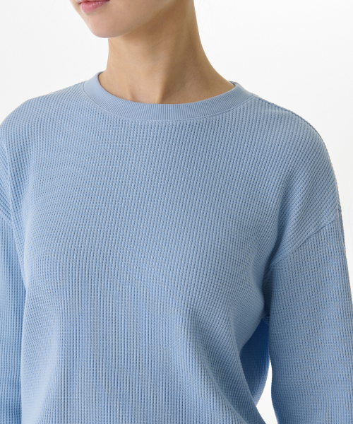 MUSINSA STANDARD WOMAN（ムシンサスタンダードウーマン）の「ウィメンズワッフルリラックスクルーネック長袖Tシャツ[スカイブルー]（Tシャツ/カットソー・レディース・その他・X-SMALL/SMALL/MEDIUM/LARGE）」の3枚目の写真