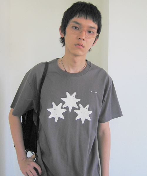 NICE GHOST CLUB(ナイスゴーストクラブ)の「RELIGIOUS SYMBOL TEE_CHARCOAL(NG2GMUT508A)(Tシャツ/カットソー・レディース・チャコール・SMALL/MEDIUM/LARGE)」の2枚目の写真