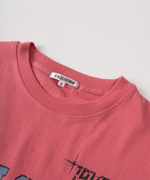 SlashDate（スラッシュデイト）の「【82】スプレー加工 カモフラ柄 グラフィックロゴ クルーネックTシャツ/ユニセックス/レディース/メンズ（Tシャツ/カットソー・メンズ・ブラック/アイボリー/カモフラージュ/ピンク・M/L）」の7枚目の写真