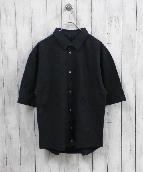 SHISKY(シスキー)の「マルチファンクション 無地 オーバーサイズ 半袖シャツ(シャツ/ブラウス・メンズ・ベージュ/チャコール/オフホワイト/カーキ/ブラック・M/L/XL)」の2枚目の写真